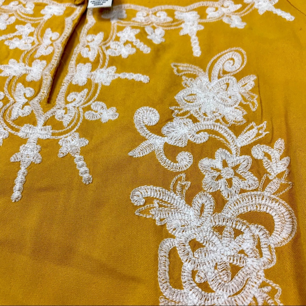 ST. JOHN’S BAY embroidered yellow/gold top - Picture 3 of 7